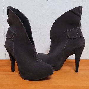 Pedro Garcia, Grey Suede V Cut Boots